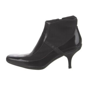 Original Beautiful prada boots, like new, black leather